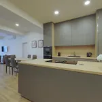 Shone Old Town 2 Bedroom Апартаменты *