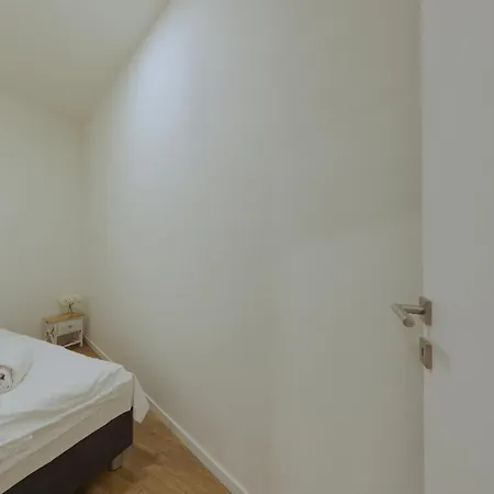 Shone Old Town 2 Bedroom شقة *