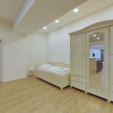 Shone Old Town 2 Bedroom Apartment Bratislava