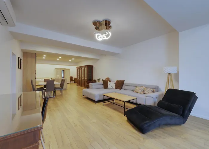 Shone Old Town 2 Bedroom شقة