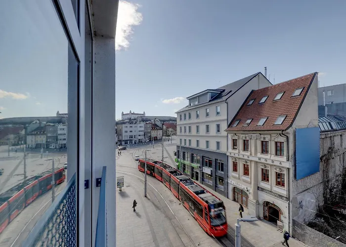 Shone Old Town 2 Bedroom شقة براتسيلافا