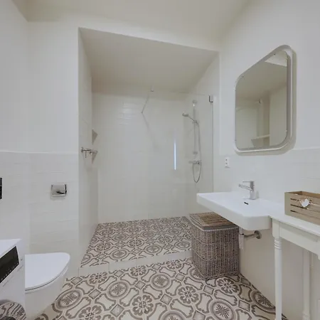 Shone Old Town 2 Bedroom * ブラチスラヴァ