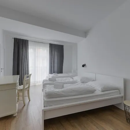 Shone Old Town 2 Bedroom * Bratysława